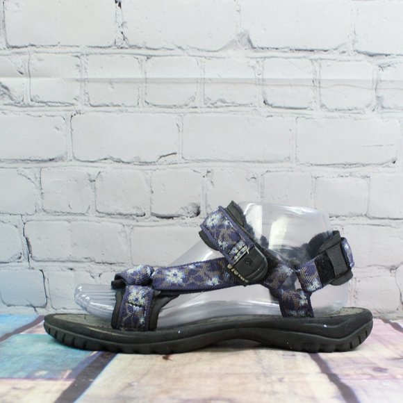 strappy athletic sandals